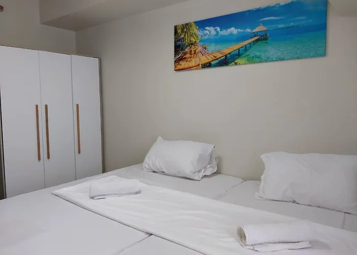 Apartment Horizon 101 A2 Shortwalk Robinson Mall Mango Square Bar *